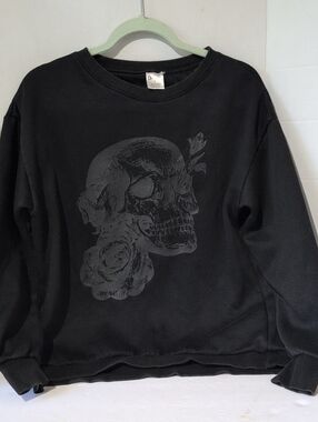 Buffbunny Black Skull Bloom Crewneck Sweatshirt Tonal Graphic Small